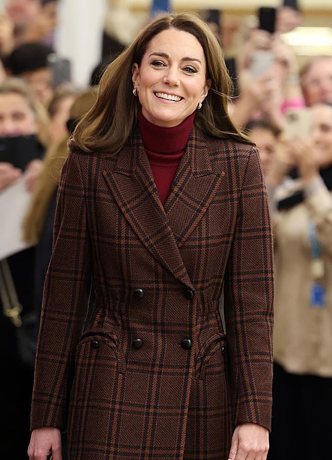 Imagen - Kate Middleton con chaqueta con estampado de cuadros en marrón. Foto: Gtres.