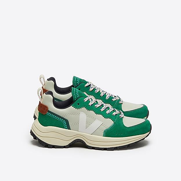 Zapatillas Venturi II en verde de Veja y Bimba y Lola (195 euros).