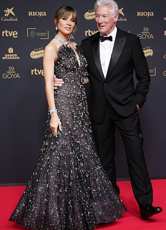 Imagen - Alejandra Silvia y Richard Gere, vestidos de Armani en los Premios Goya 2025.
