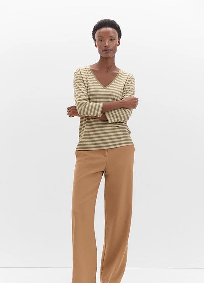 Imagen - Camiseta con estampado de rayas en verde de Cortefiel (9,99 euros).