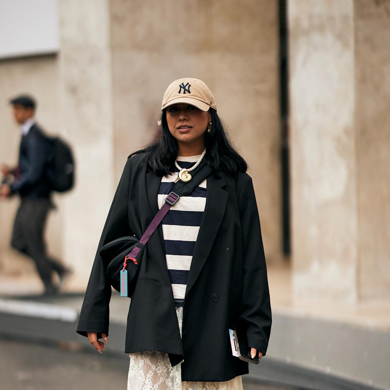 Cortefiel rebaja las camisetas de rayas que no pararás de usar