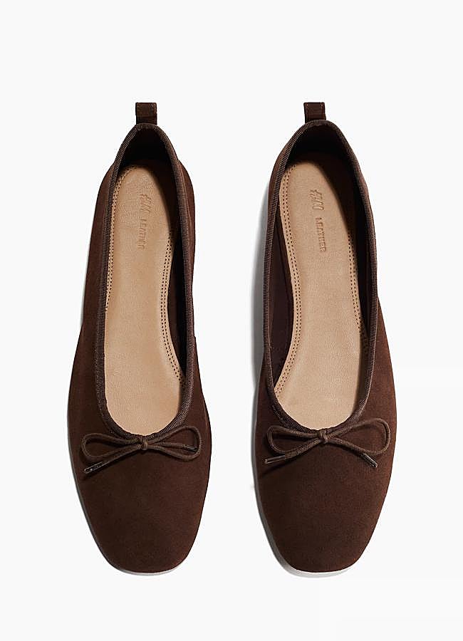 Imagen - Bailarina de punta cuadrada marrón de H&M, 59,99 euros.