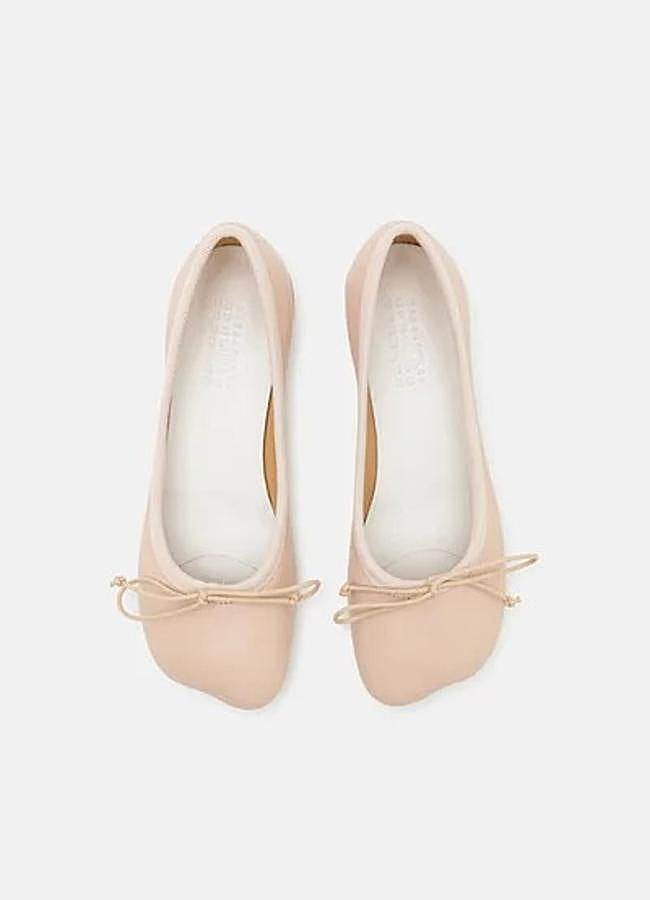 Imagen - Bailarina de punta cuadrada rosita de MM6 Margiela, a la venta en Zalando, 306 euros.