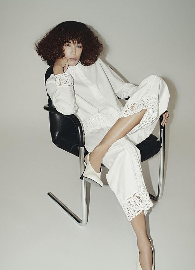 Imagen - Conjunto en blanco con acabado de crochet de Zara.