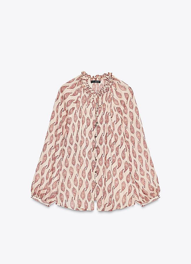 Imagen - Camisa con estampado metalizado de Zara.