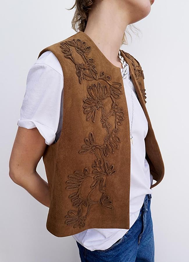 Imagen - Chaleco de ante bordado