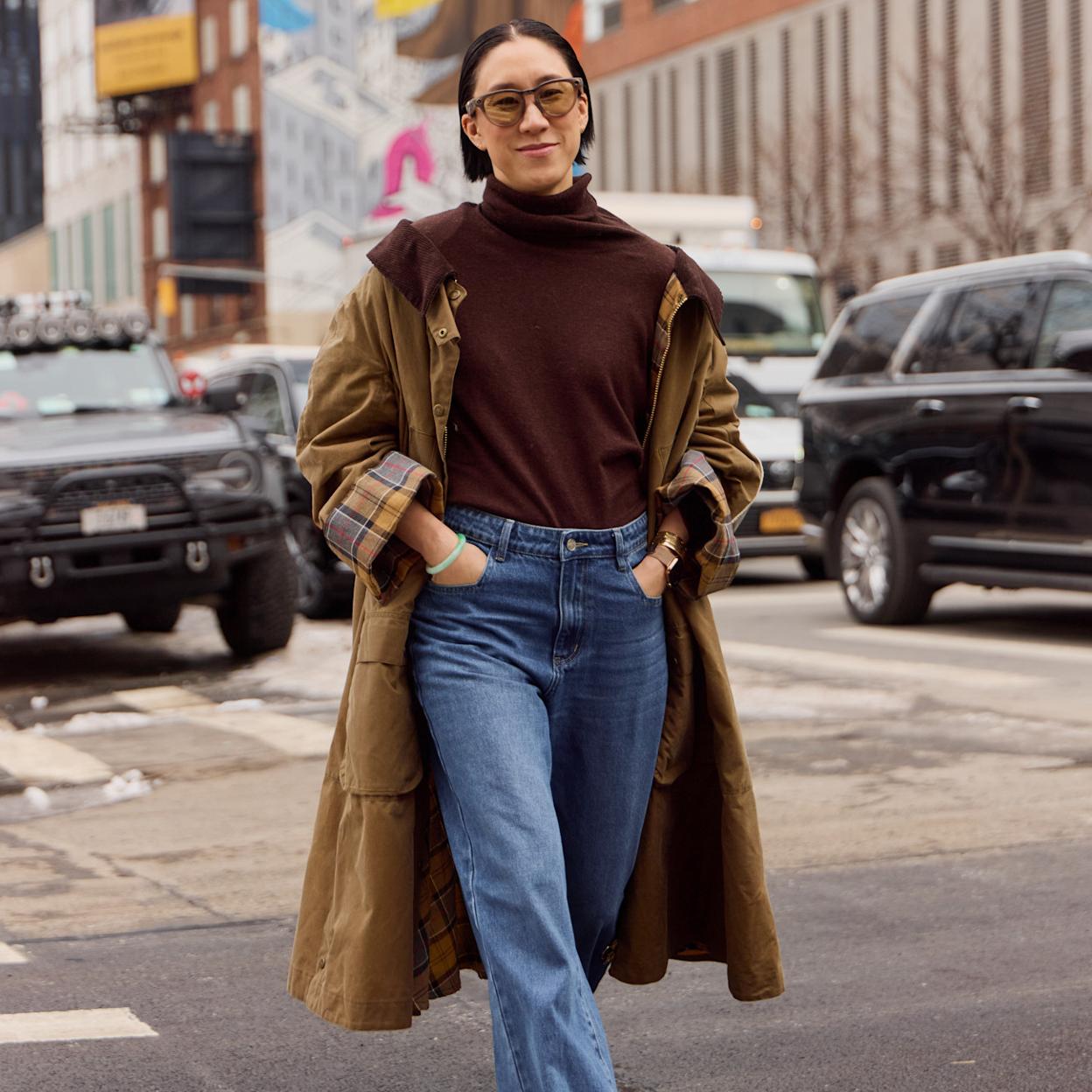 Vaqueros muy favorecedores que te servirán para construir un armario cápsula