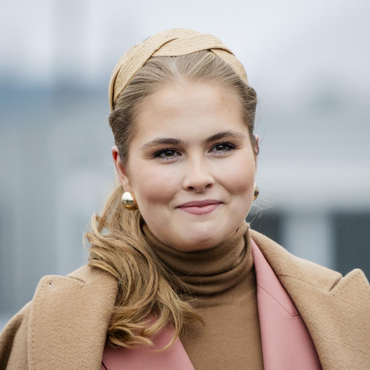 Amalia de Holanda en su primera salida oficial en solitario.