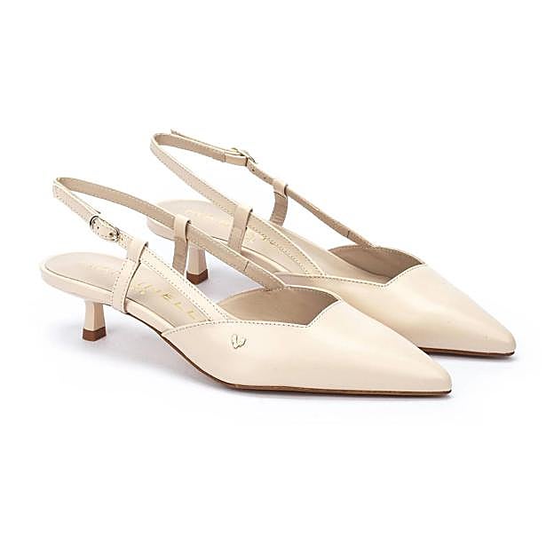 Zapatos de tacón kitten en crudo de Martinelli.