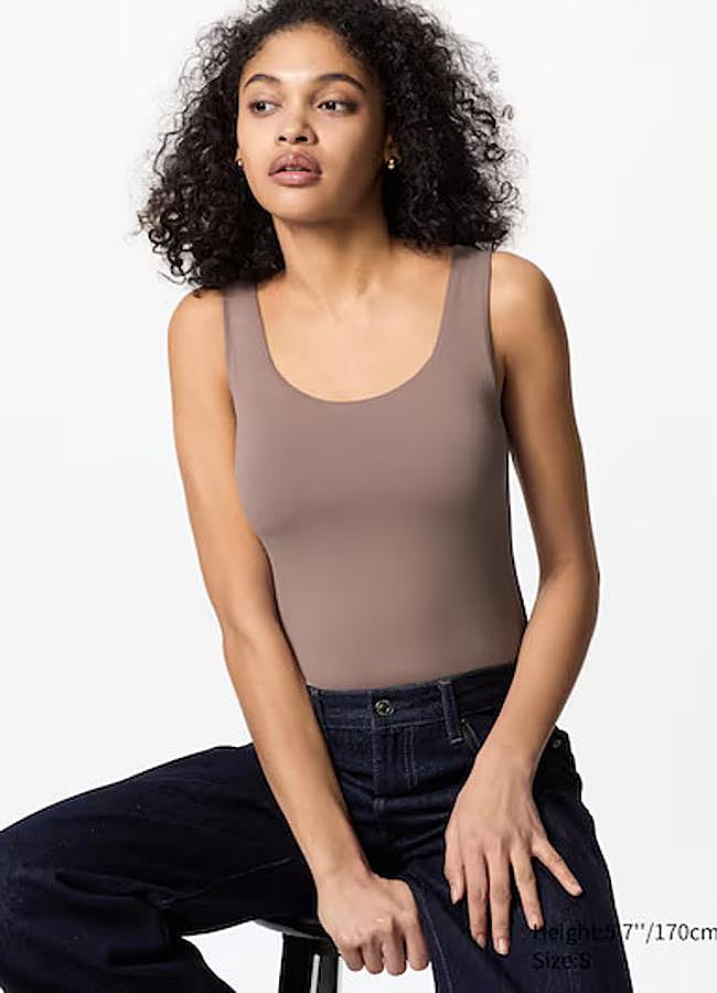 Imagen - Camiseta de tirantes con sujetador integrado de Uniqlo.