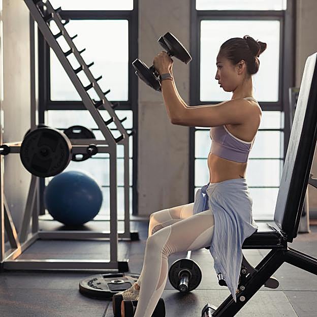 Mancuernas hexagonales, el accesorio fitness barato para ganar músculo que puedes usar en casa