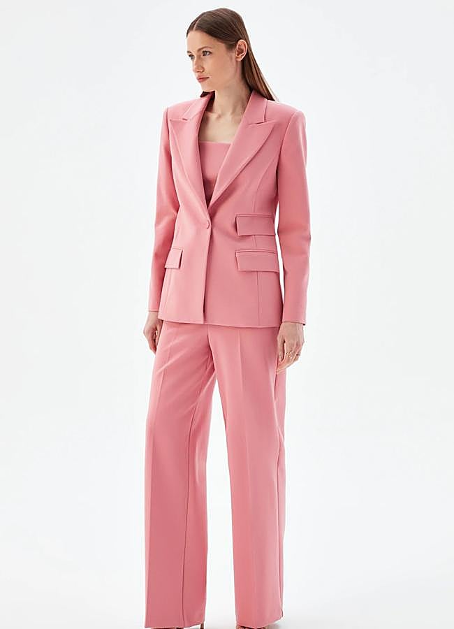 Imagen - Traje rosa oversize