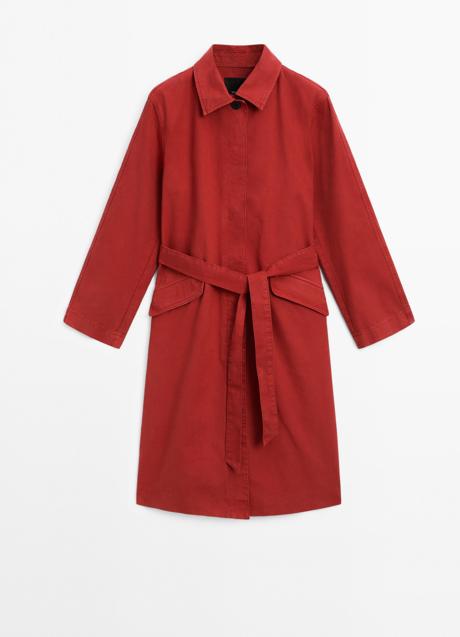 Imagen - Gabardina roja de Massimo Dutti (149 euros)