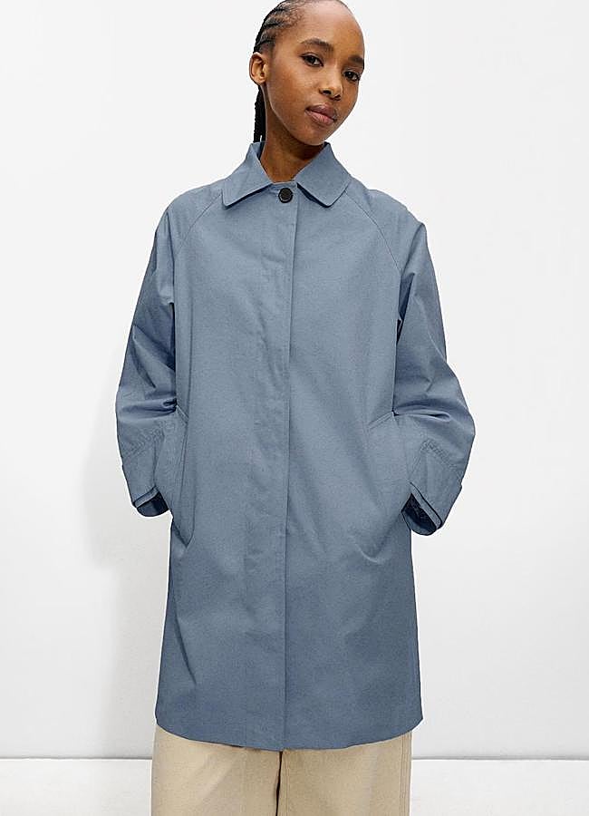 Imagen - Parka azul con botones de Parfois, 59,99 euros.