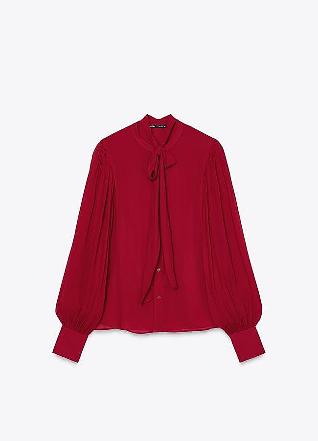 Imagen - Blusa en rojo con detalle de lazo de Zara.