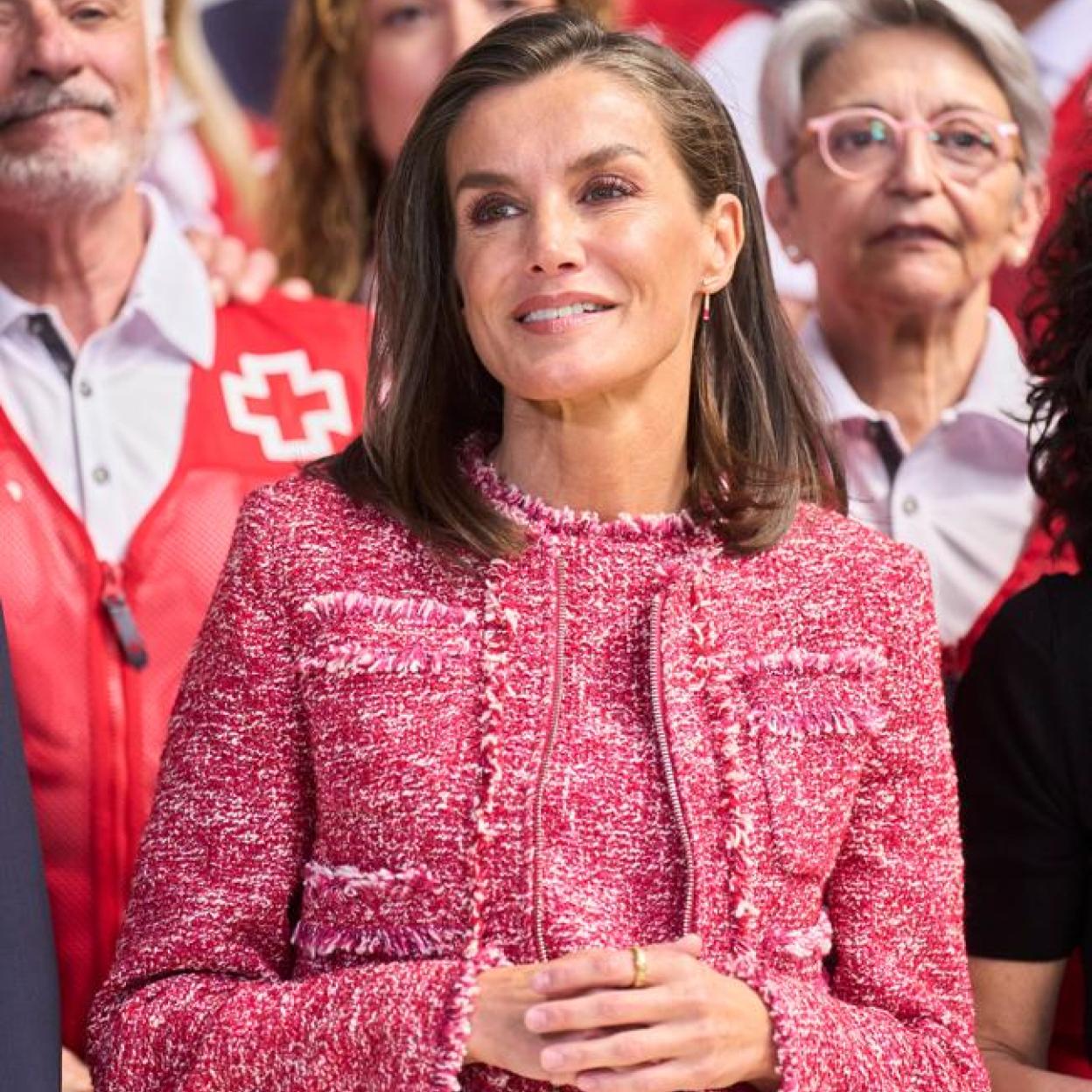 La reina Letizia con una chaqueta de tweed.