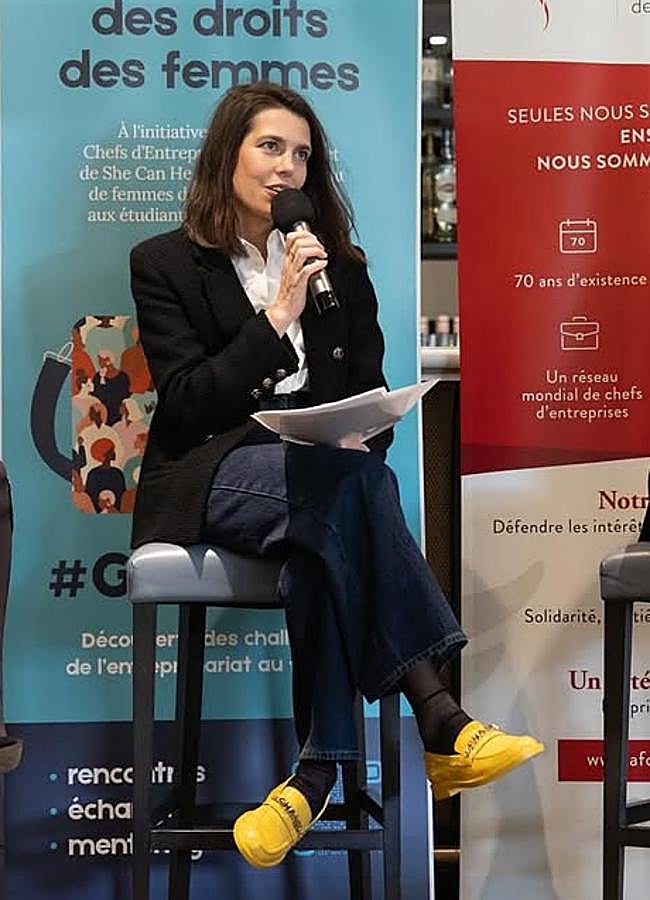 Imagen - Carlota Casiraghi con unos originales mocasines amarillos (@shecan_hecan)