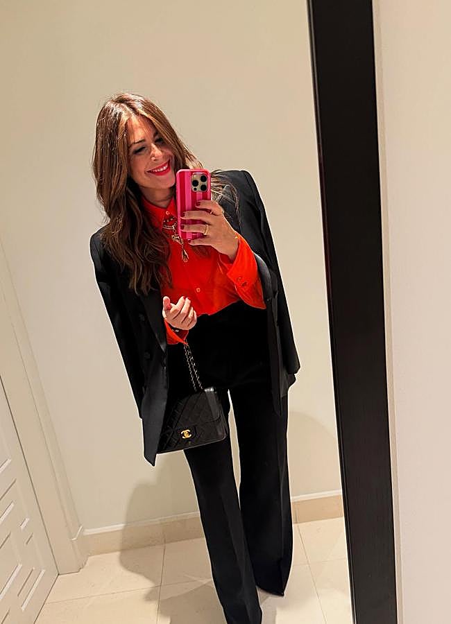 Imagen - Nuria Roca con una camisa de Coma Dubai. / @nuriarocagranell