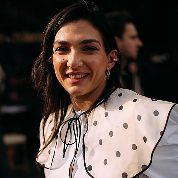 Este es el accesorio que adornará tus clásicas camisas blancas