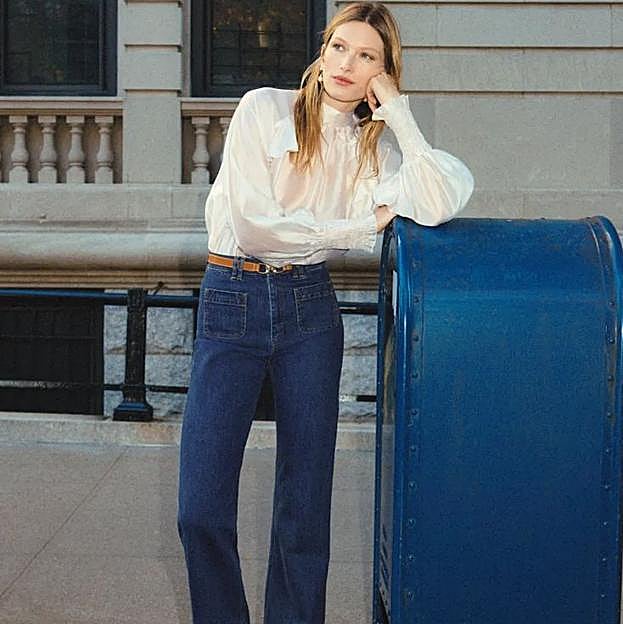 Vaqueros setenteros, el truco de estilo de las francesas que estiliza y se ha puesto de moda