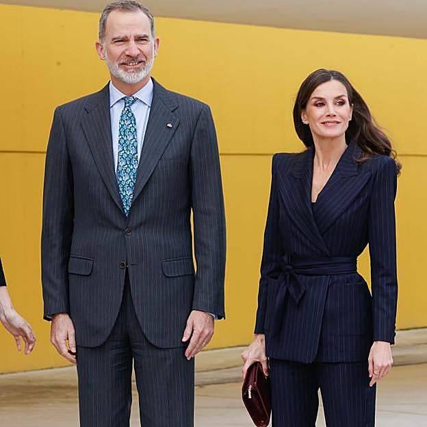 Por qué Letizia nunca va a la nieve, pero Felipe siempre va al cine: las aficiones que separan a los reyes y quién se esfuerza más de los dos