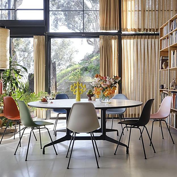 La silla Eames o DSW Chair encaja en cualquier espacio y con cualquier estilo.