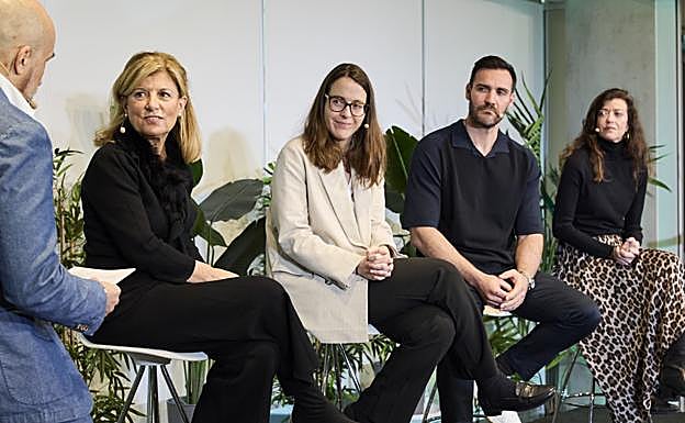 Una imagen del coloquio Automóvil y electrificación, la nueva experiencia de viajar. 