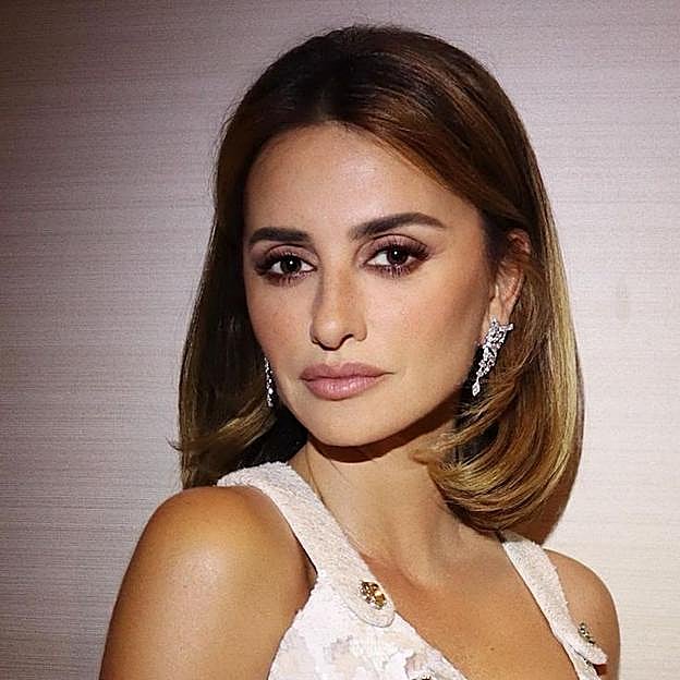 Penélope Cruz con italian lob cut pulido