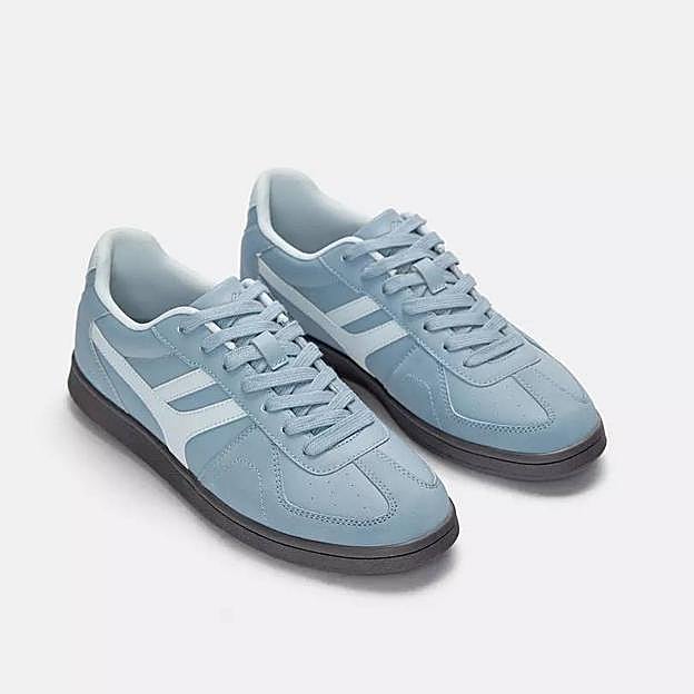 Zapatillas retro (25,99€)