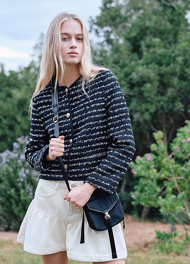 Imagen - Chaqueta azul marino de tweed de H&M, 39,99 euros.