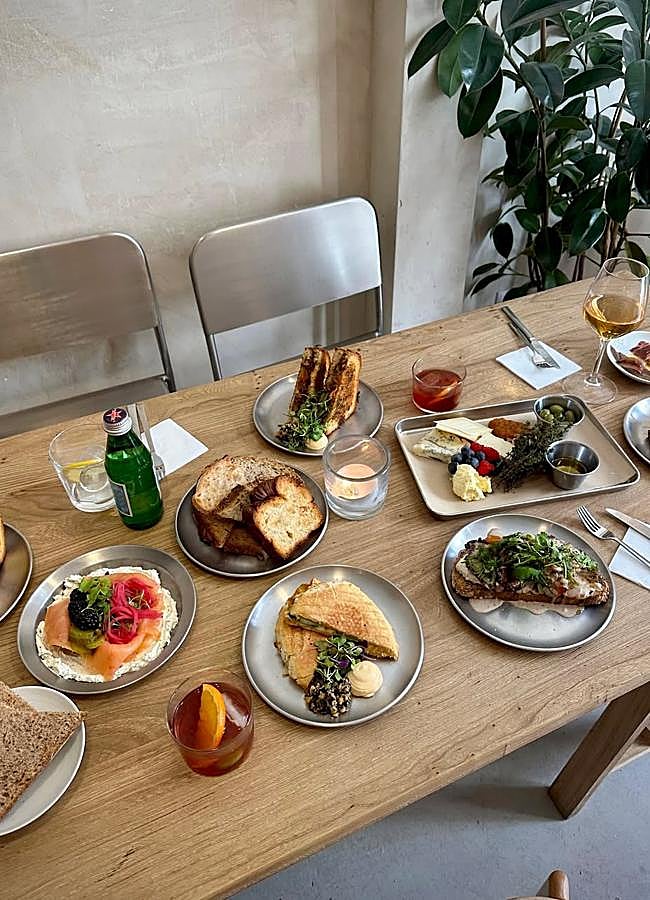 Imagen - Algunas de las delicias que se pueden encontrar en la carta de Cuadra, el último local de moda en Chamberí. / Instagram: cuadramadrid