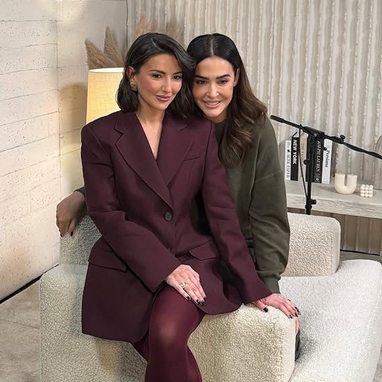 Alexandra Pereira y Vicky Martín Berrocal, durante la grabación del podcast de la diseñadora. 