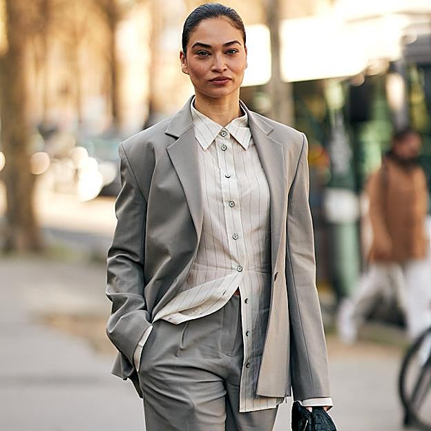 Estas son las camisas básicas van a salvar tus looks de diario esta temporada