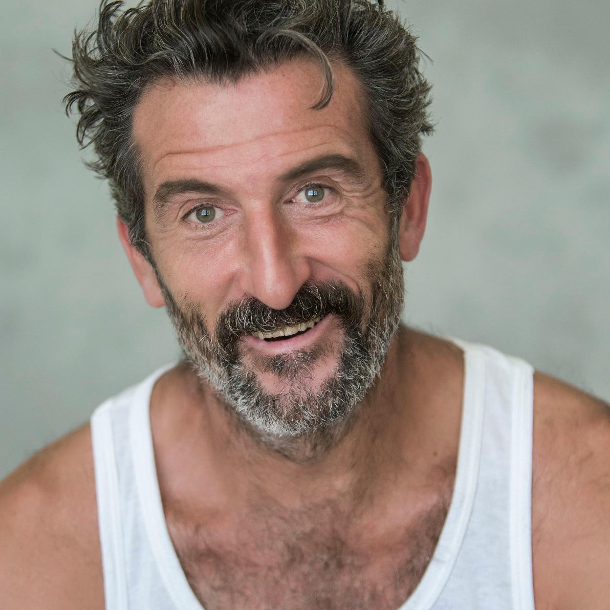 El actor Luis Zahera estrena Tierra de Nadie el viernes 28 de marzo.