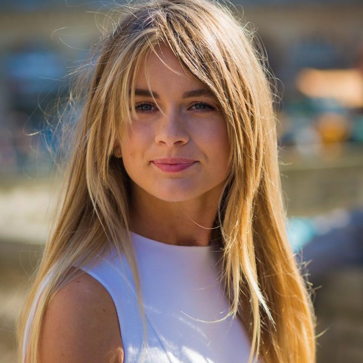 Cressida Bonas con pelo suave