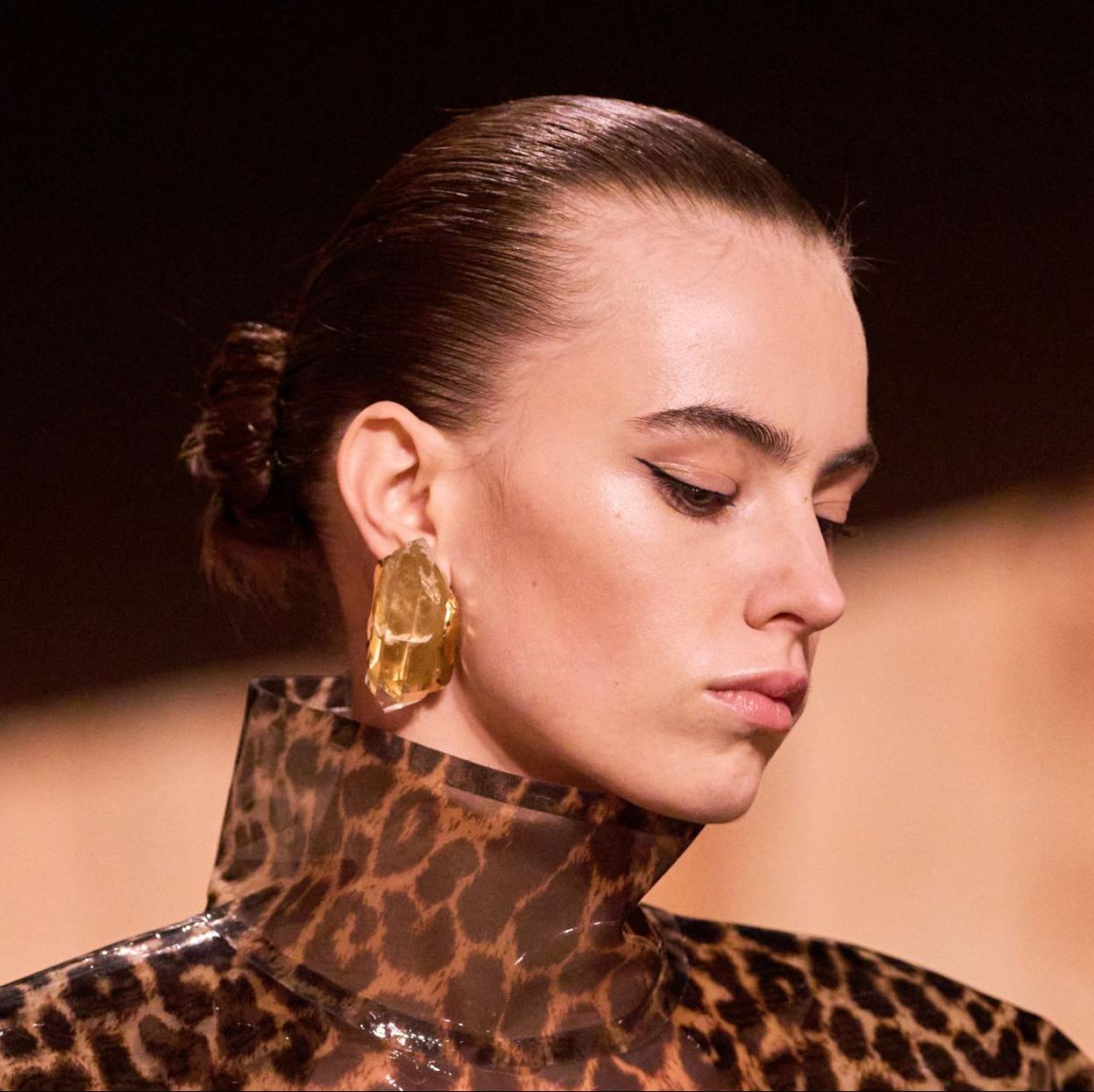 Una modelo con la piel hidratada.