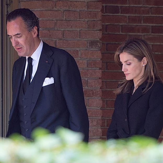 Jaime de Marichalar y Letizia Ortiz, en 2014, en el velatorio de la madre del ex duque de Lugo. 