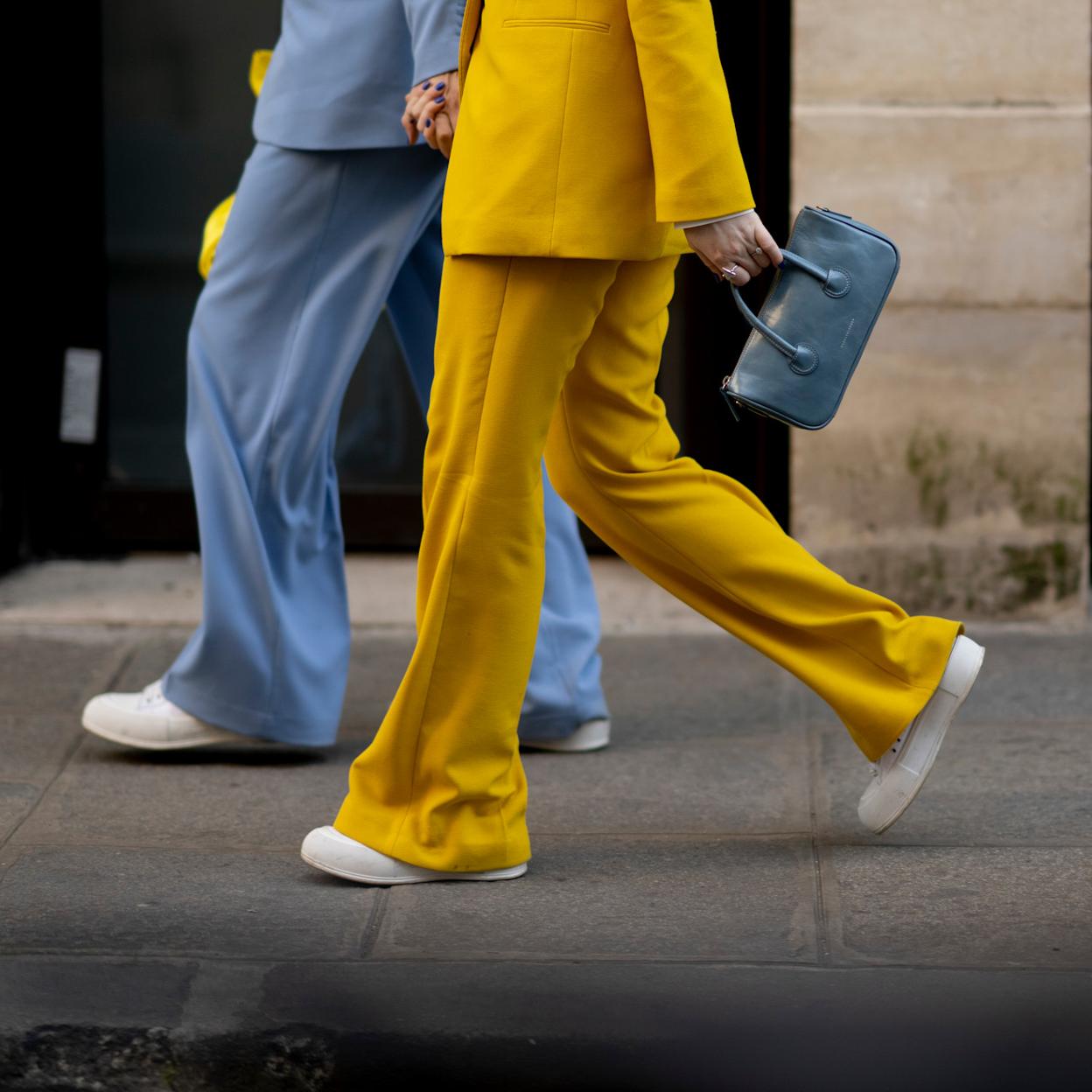Look con pantalones de campana