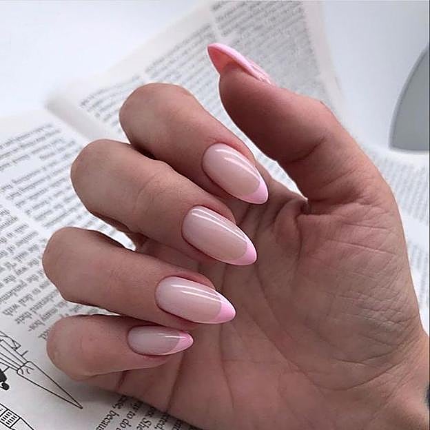 Manicura francesa para primavera en color rosa pastel