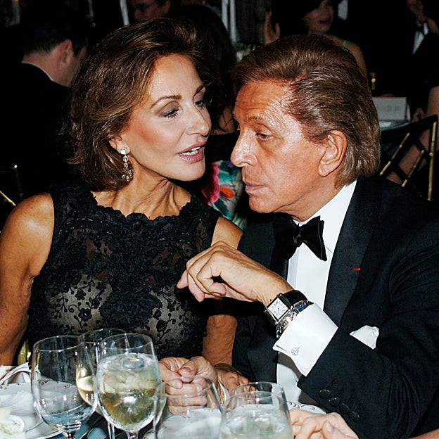 Naty Abascal compartiendo mesa con Valentino en 2006. 