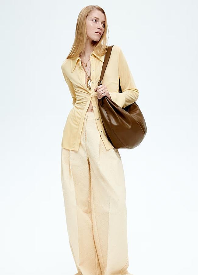 Imagen - Conjunto amarillo pastel con camisa y pantalones