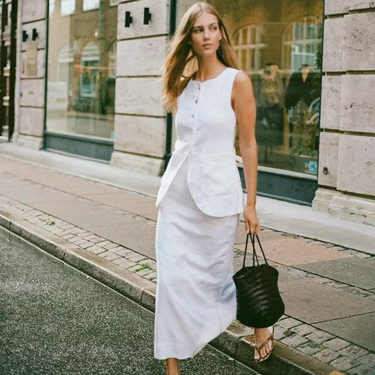 Influencer con conjunto para primavera-verano