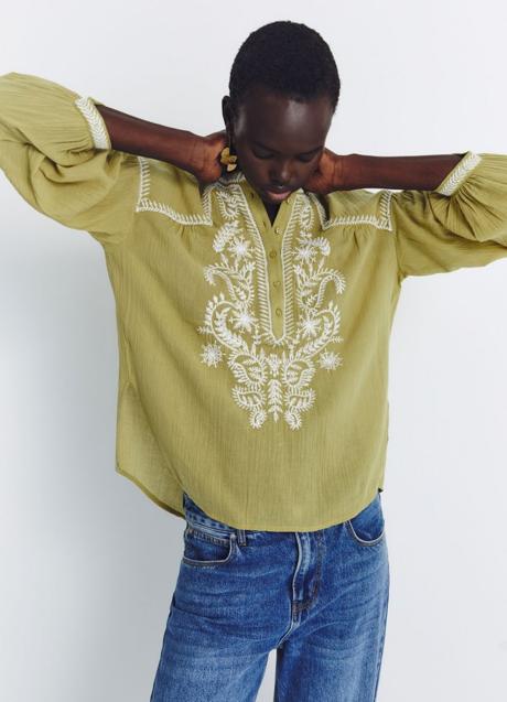 Imagen - Camisa con bordados de Sfera (29,99 euros)