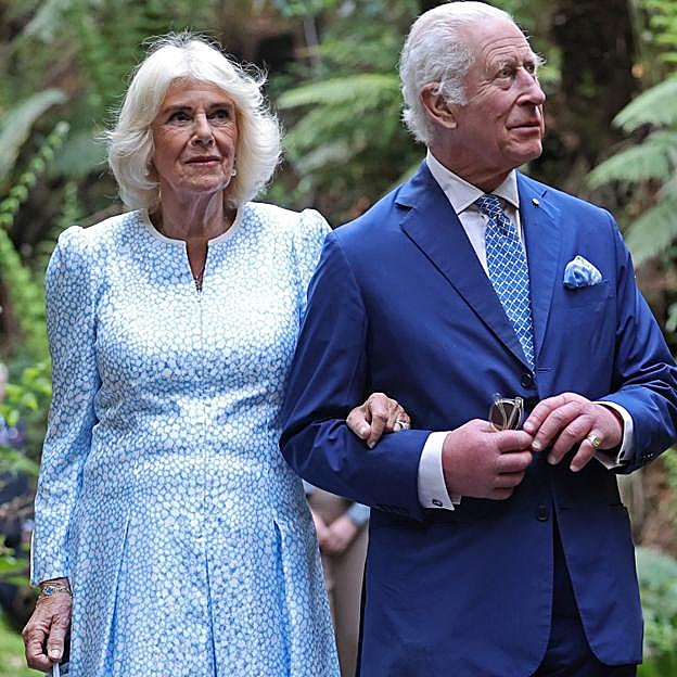 Dos décadas de feliz matrimonio celebran este año Carlos y Camilla. 