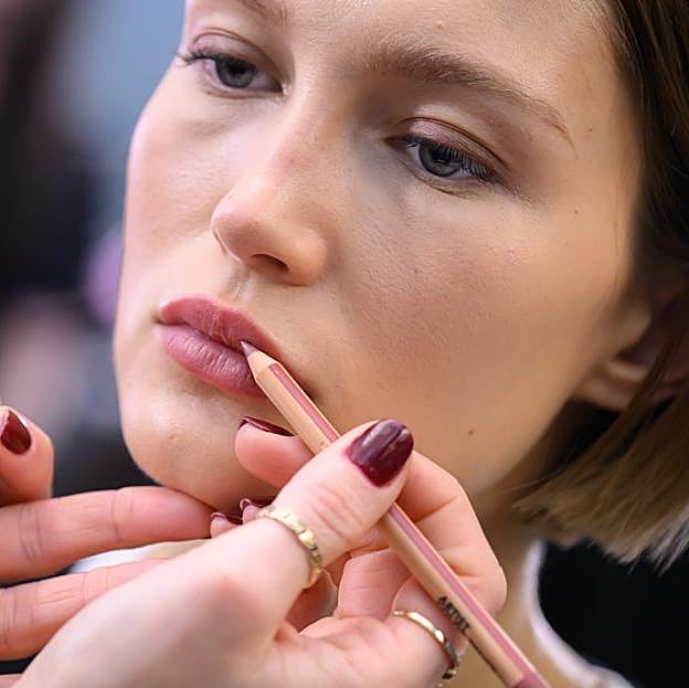 Pruebo el lápiz multiusos que se agota sin parar y que se puede usar en labios, ojos, cejas y rostro: esto es lo que opino