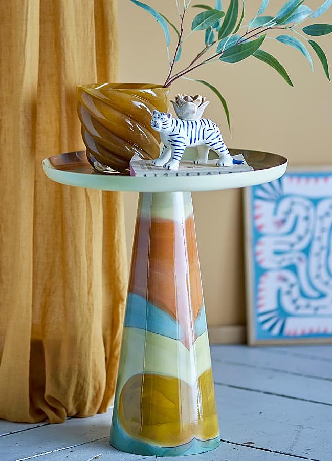 Imagen - La Mesa auxiliar Brooke de Bloomingville para H&M (199 euros) destaca por su colorido y su original diseño artístico. Foto: H&M HOME