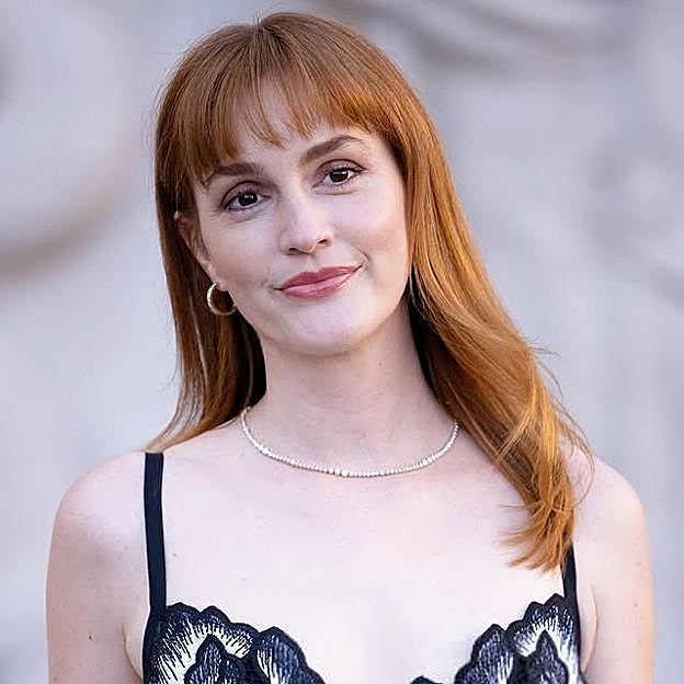 lLeighton Meester con tendencia para primavera de color de pelo sunset copper