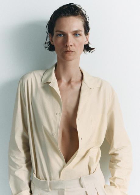 Imagen - Camisa fluida de de Zara (39,99 euros)