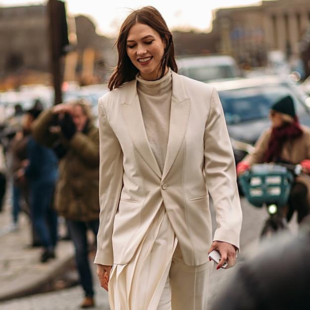 Las novedades de Sfera de la semana: camisas blancas, vestidos espectaculares y zapatos planos