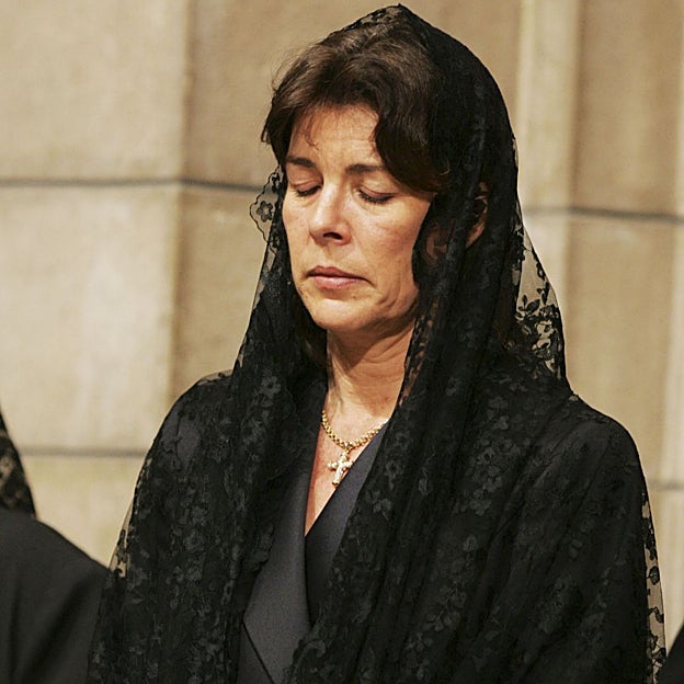 El funeral de Rainero de Mónaco hace 20 años: el dolor de Carolina de Mónaco, la soledad del rey Juan Carlos y una importante ausencia